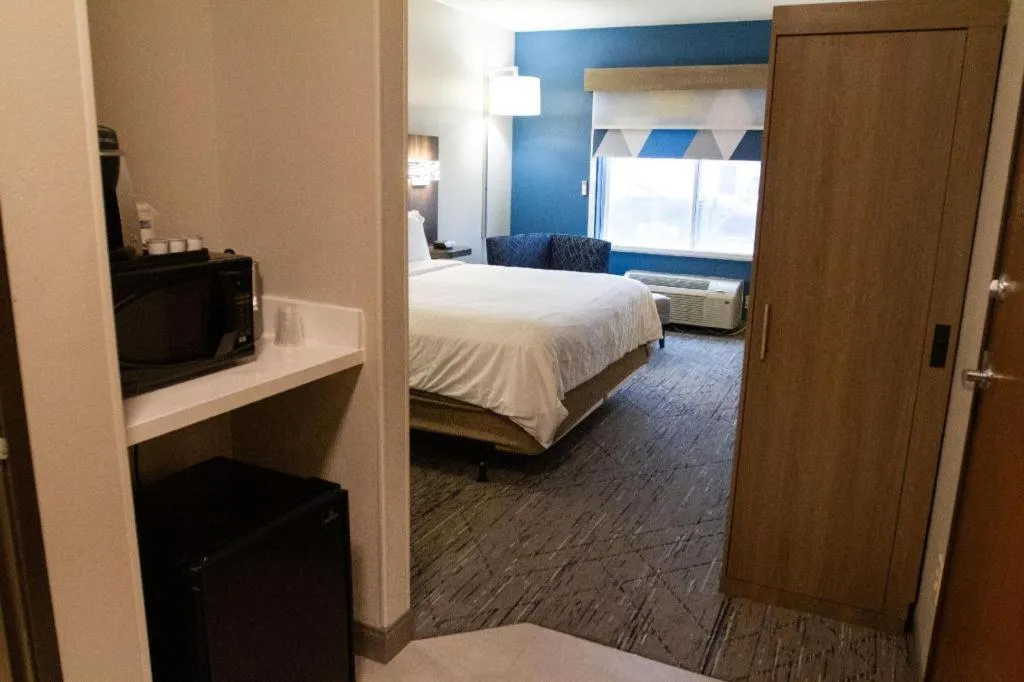 Bed in Holiday Inn Express O'Neill By IHG