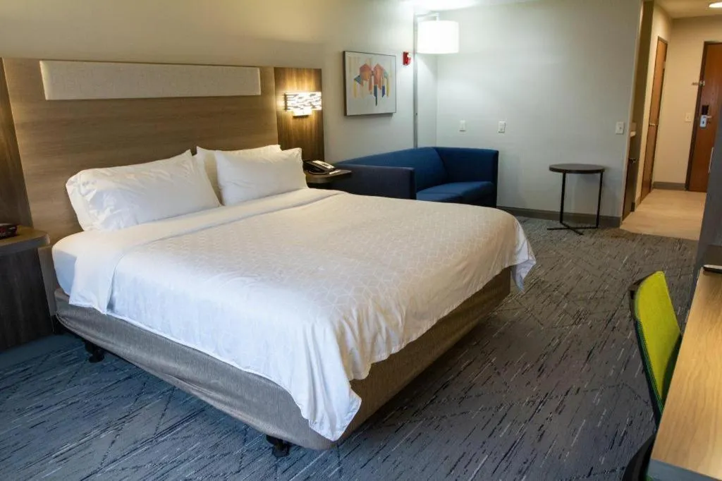 Bed in Holiday Inn Express O'Neill By IHG