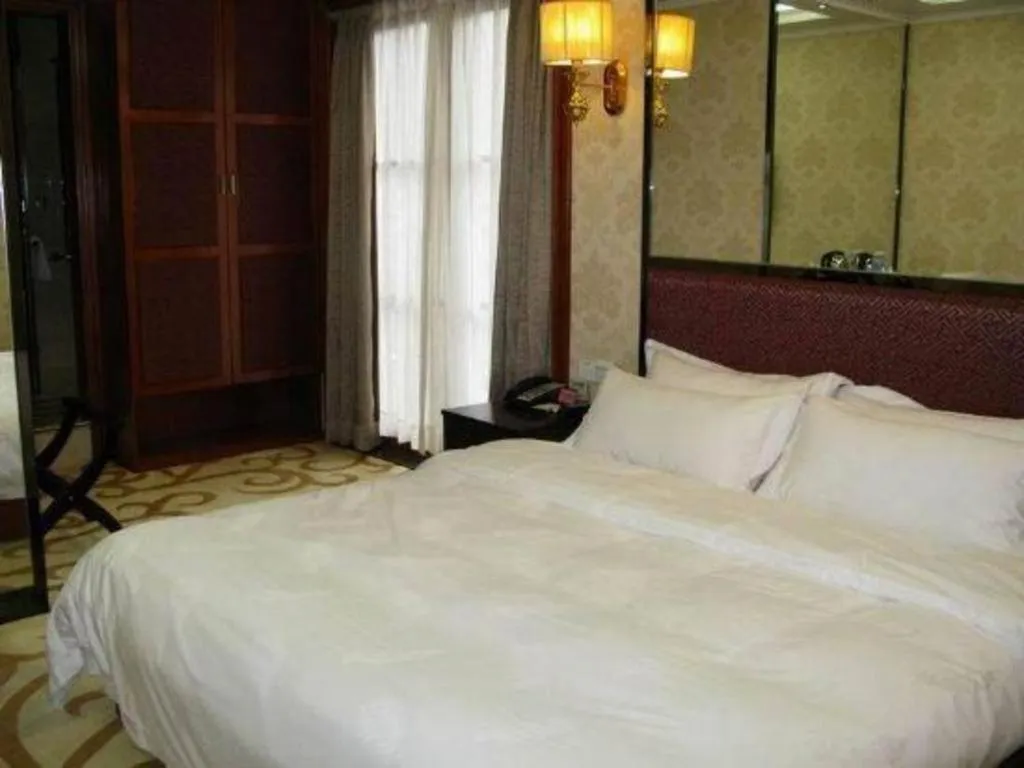 Bed in Milu Hotel