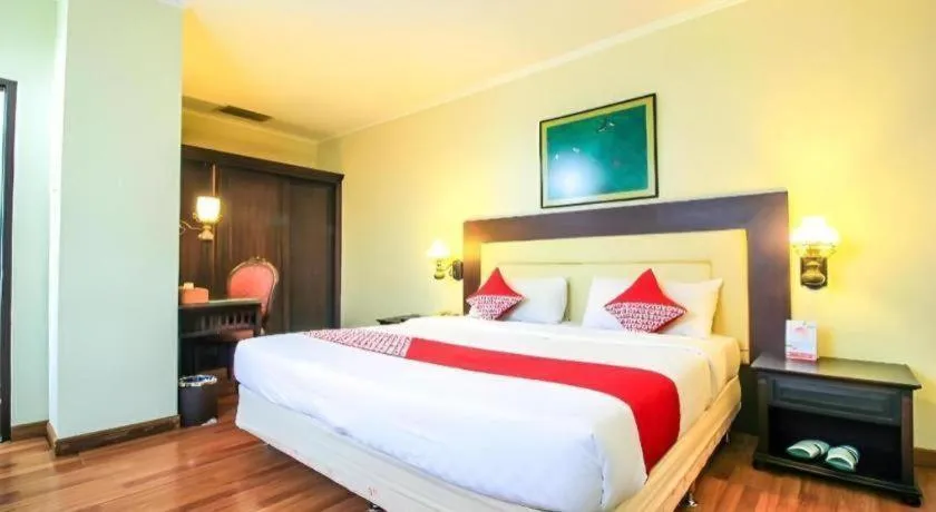 Bed in Mutiara Merdeka Hotel