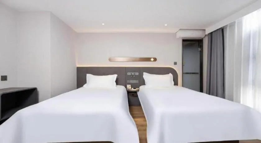 Bed in Jinjiang Inn Shenzhen Airport