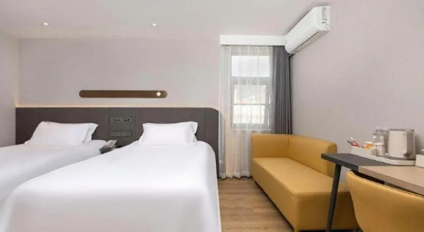 Bed in Jinjiang Inn Shenzhen Airport