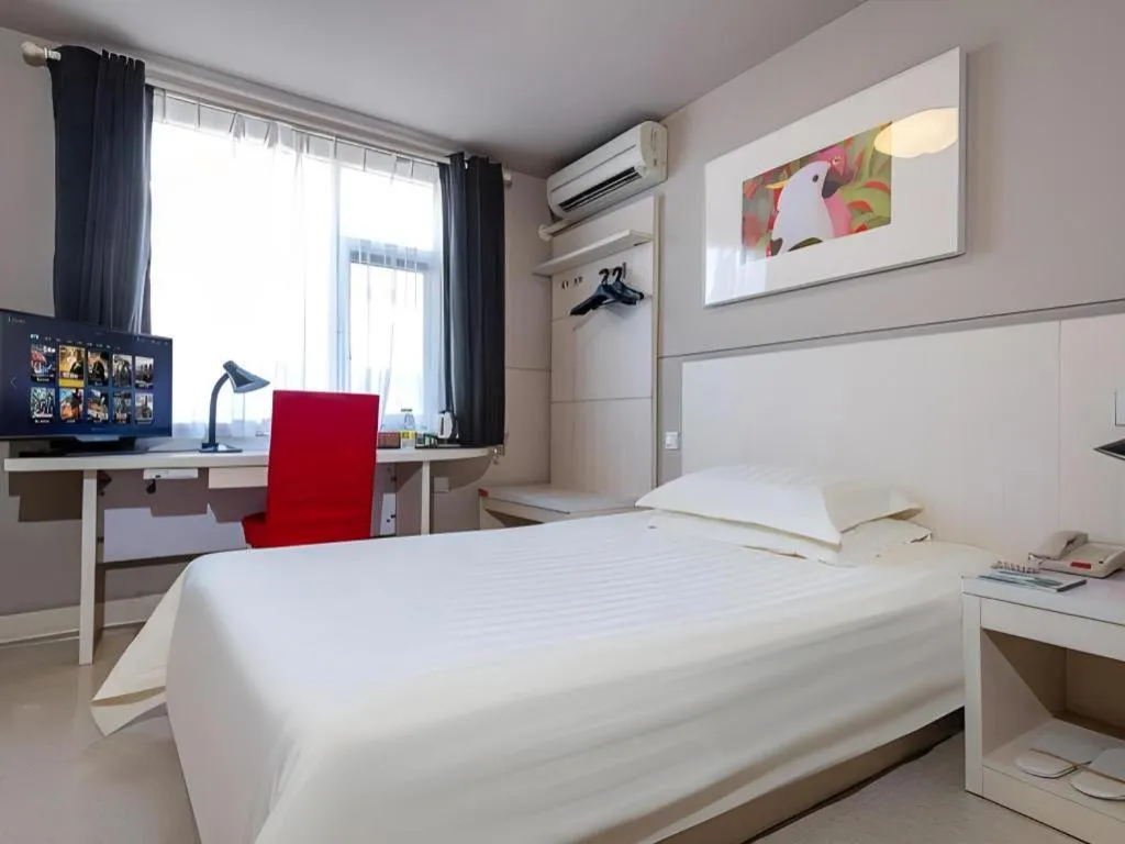 Bed in Jinjiang Inn Shenzhen Airport