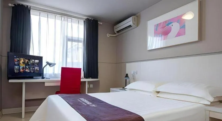 Bed in Jinjiang Inn Shenzhen Airport