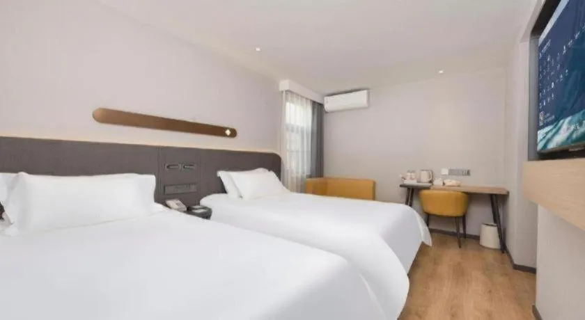 Bed in Jinjiang Inn Shenzhen Airport