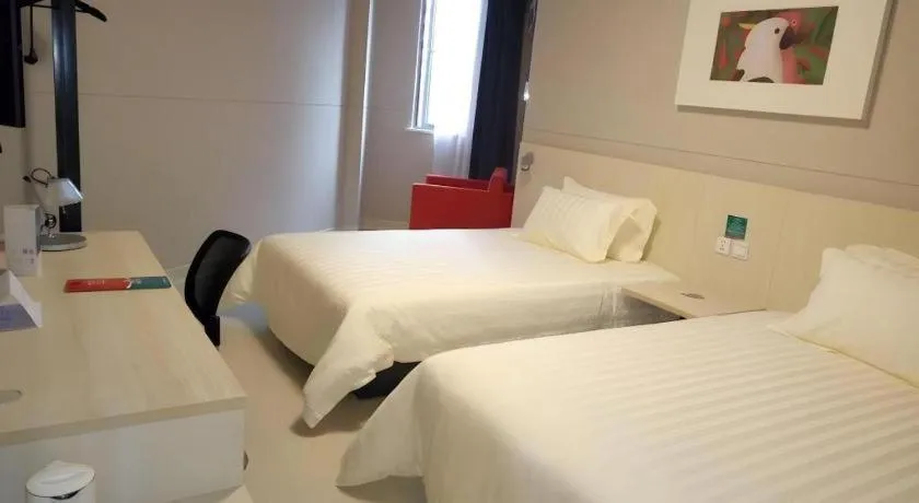 Bed in Jinjiang Inn Shenzhen Airport