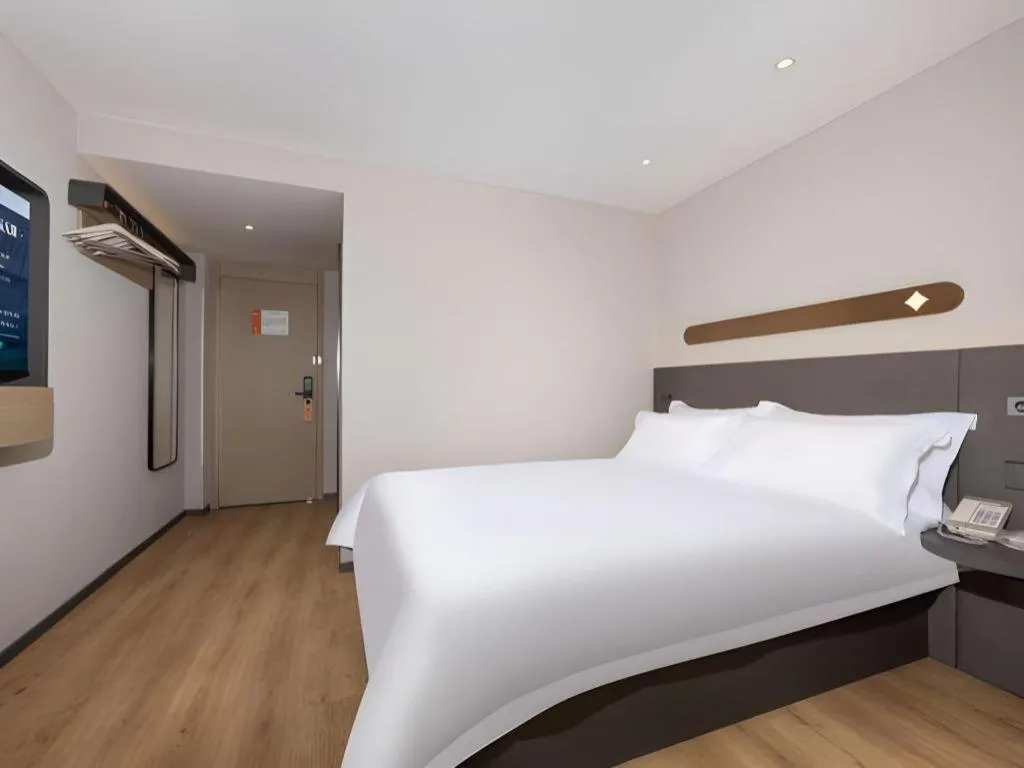 Bed in Jinjiang Inn Shenzhen Airport