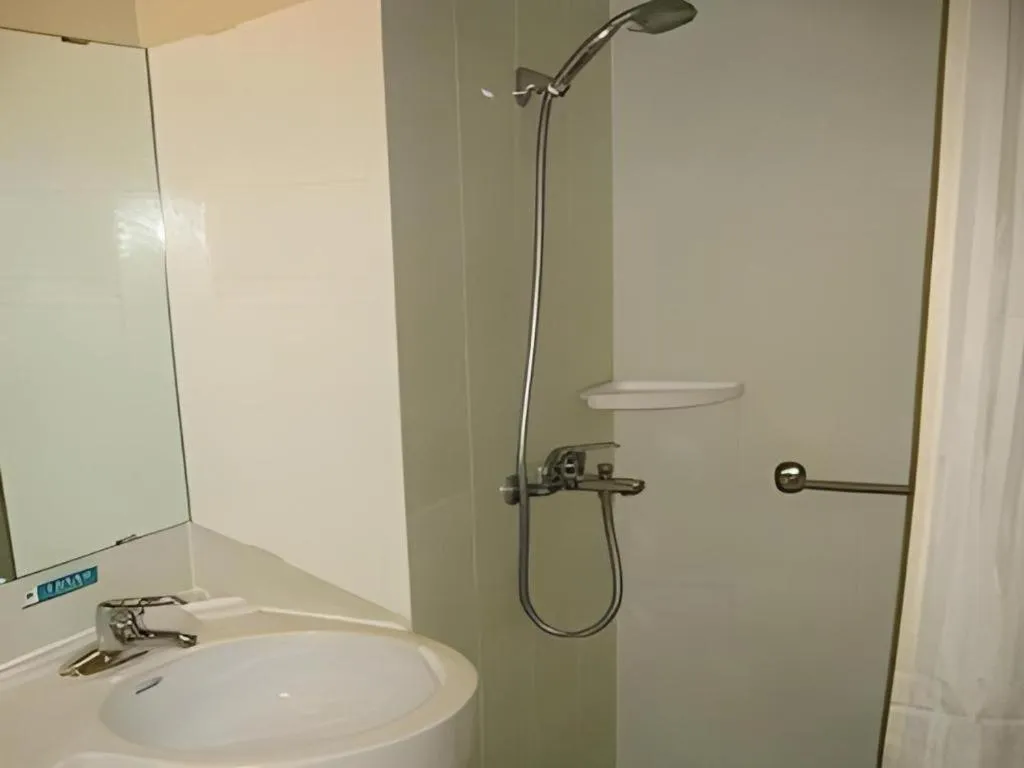 Jinjiang Inn Zhuhai Xiangzhou Qinglv Middle Road Theater