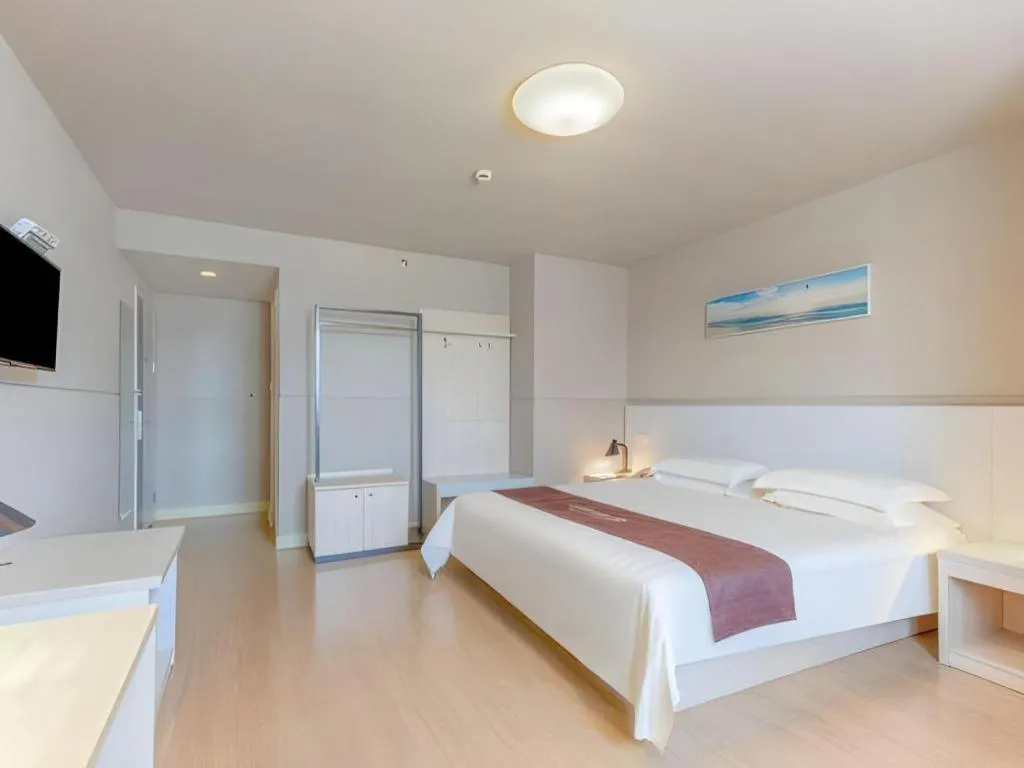 Bed in Jinjiang Inn Zhuhai Xiangzhou Qinglv Middle Road Theater