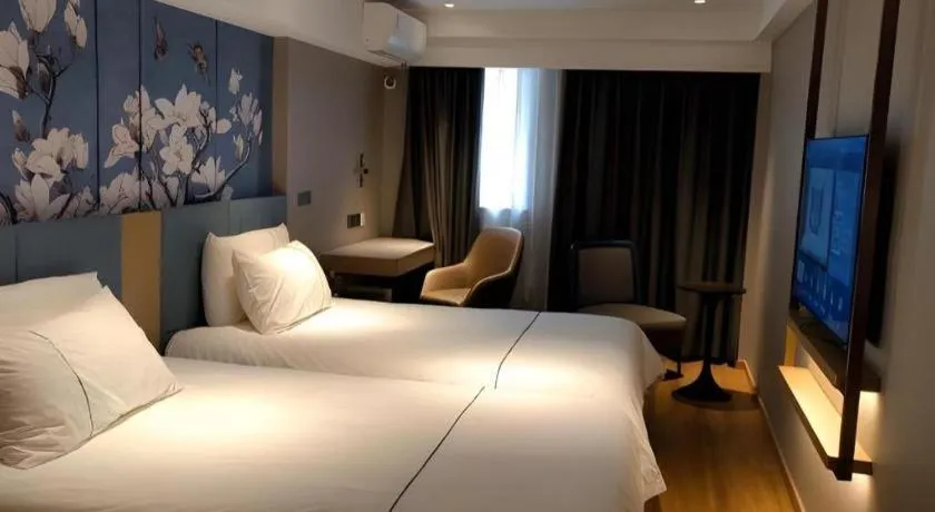 Bed in Jinjiang Inn Shanghai Lujiazui