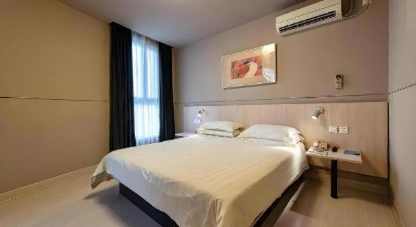 Bed in Jinjiang Inn Shanghai Expo Park Pusan Rd