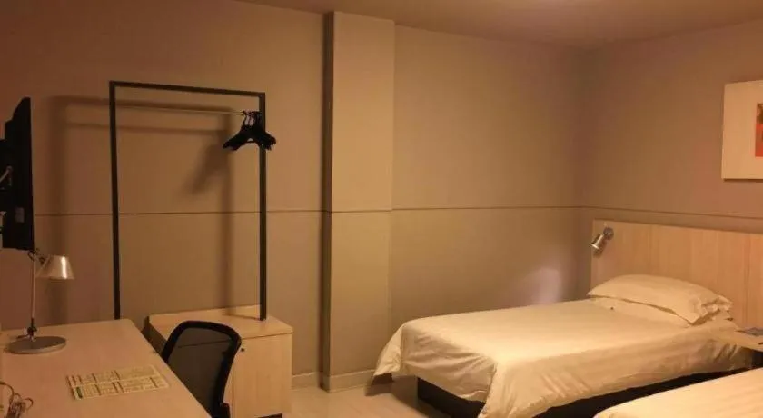 Bed in Jinjiang Inn Shanghai Expo Park Pusan Rd