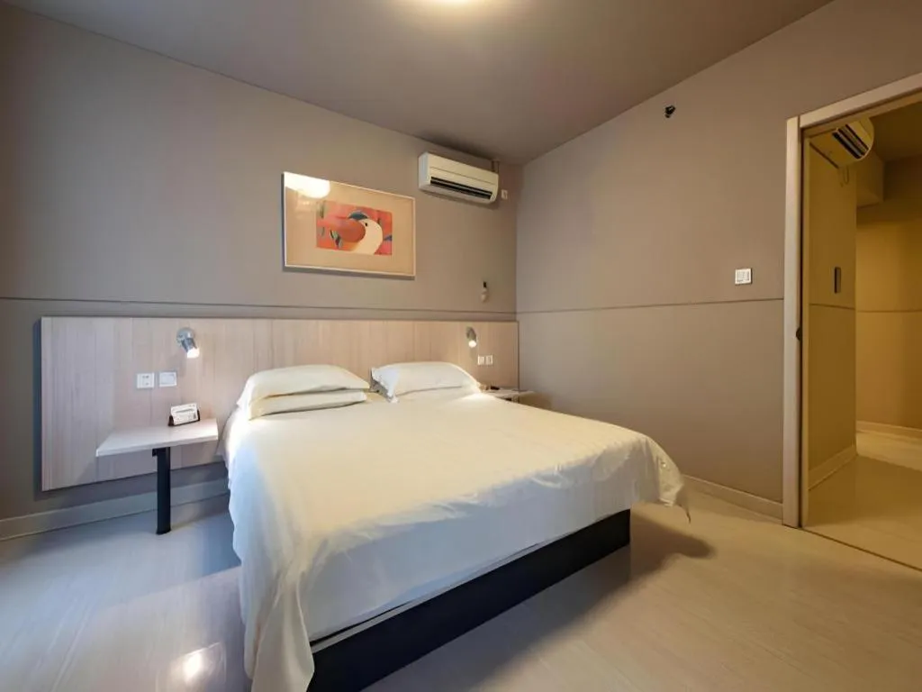 Bed in Jinjiang Inn Shanghai Expo Park Pusan Rd