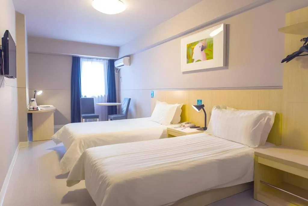 Bed in Jinjiang Inn Shanghai Expo Park Pusan Rd