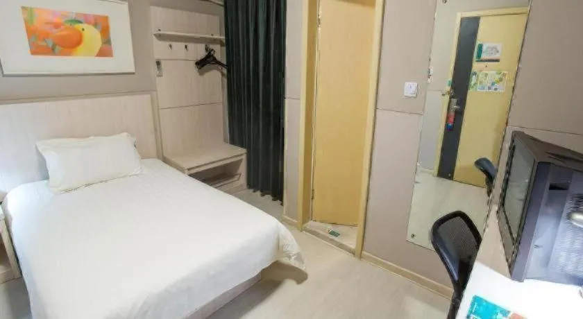 Bed in Jinjiang Inn Shanghai Expo Park Pusan Rd