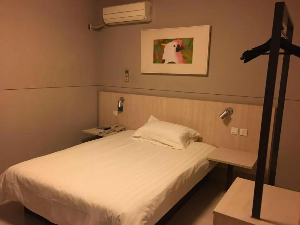 Bed in Jinjiang Inn Shanghai Expo Park Pusan Rd