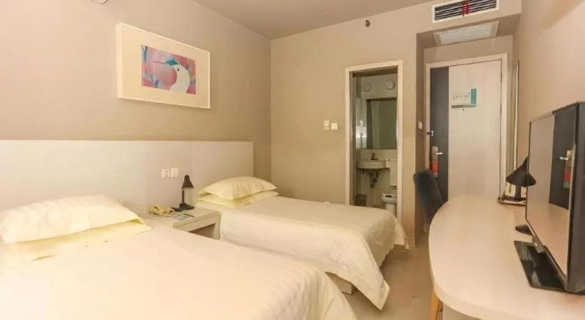Bed in Jinjiang Inn Shenyang North Station