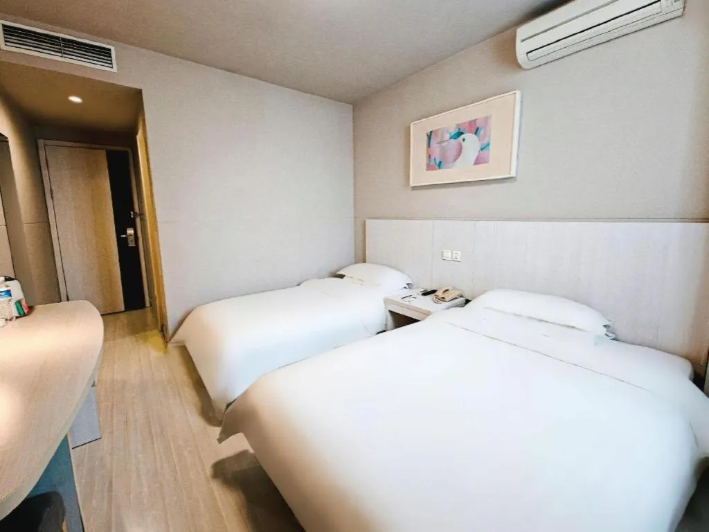Bed in Jinjiang Inn Shenyang North Station