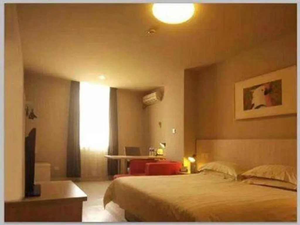 Bed in Jinjiang Inn Shenyang North Station