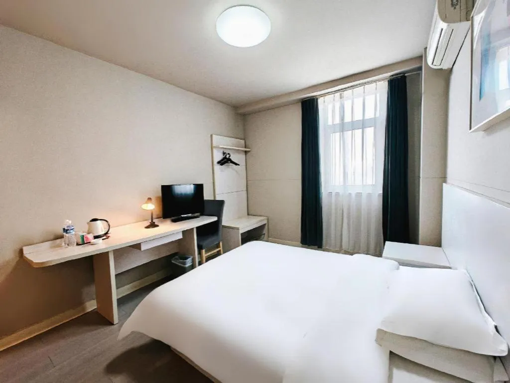 Bed in Jinjiang Inn Shenyang North Station
