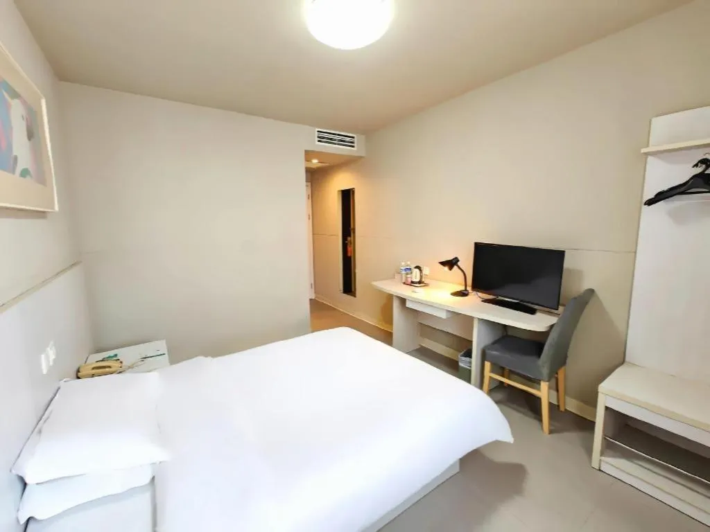 Bed in Jinjiang Inn Shenyang North Station