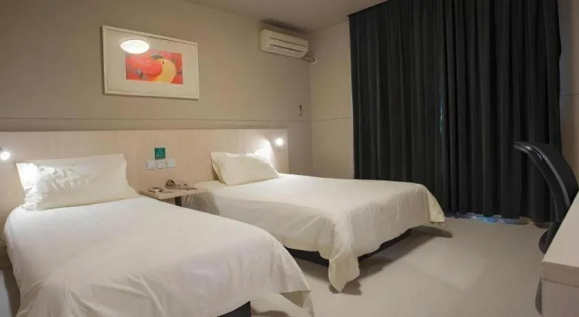 Bed in Jinjiang Inn Shenyang North Station