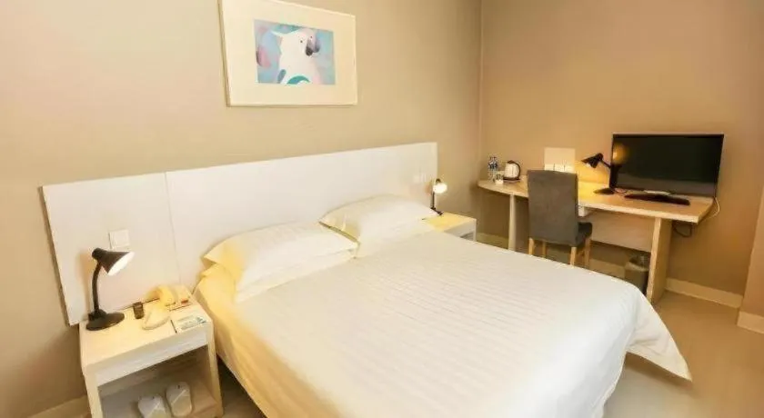 Bed in Jinjiang Inn Shenyang North Station