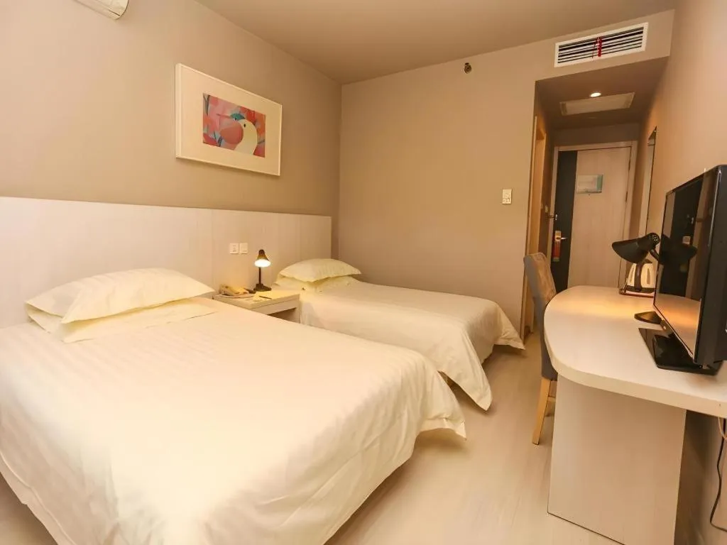 Bed in Jinjiang Inn Shenyang North Station