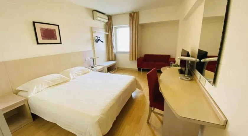 Bed in Jinjiang Inn Tianjin Zhongshan Road