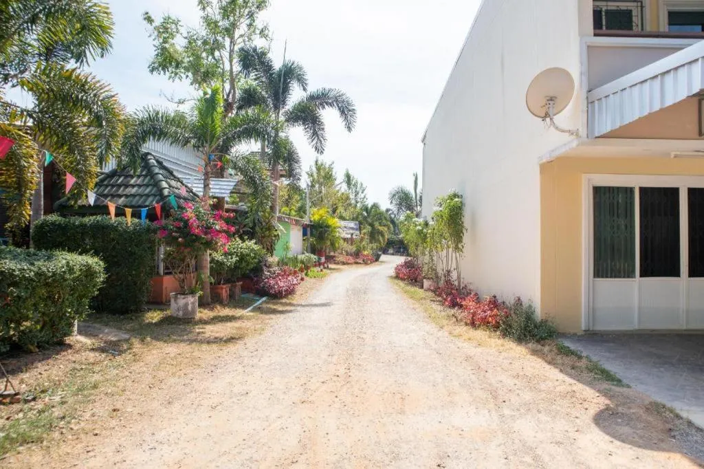 OYO 627 Sai Thai Garden Home Travel