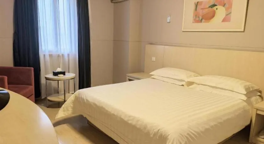 Bed in Jinjiang Inn Shenyang Northeastern University