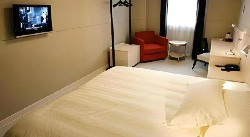 Bed in Jinjiang Inn Shenyang Northeastern University