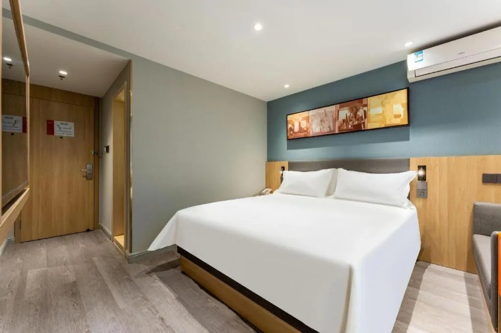 Bed in Jinjiang Inn Wuhan Wansongyuan Food Street Qushui Building