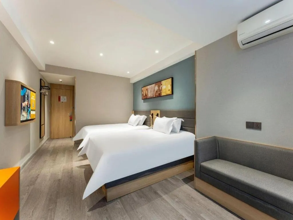 Bed in Jinjiang Inn Wuhan Wansongyuan Food Street Qushui Building