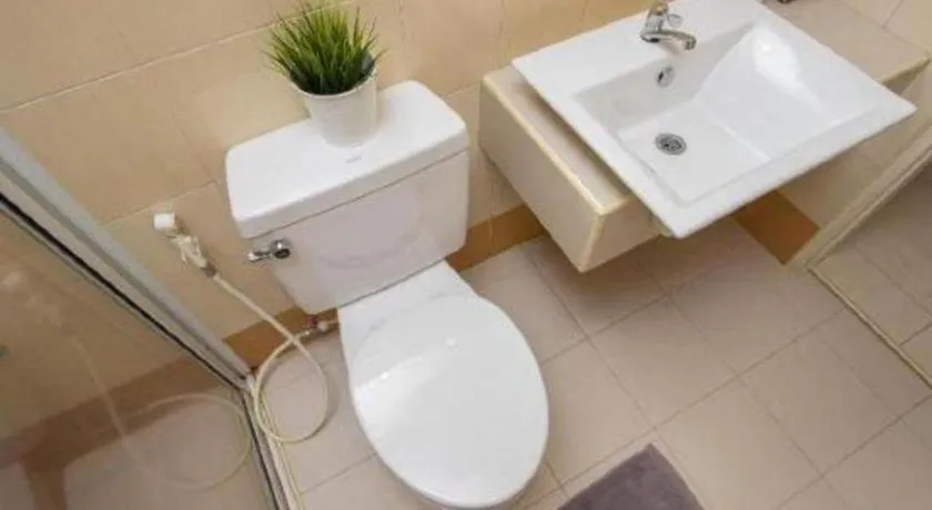 Nana Chat Bangsaen Hotel