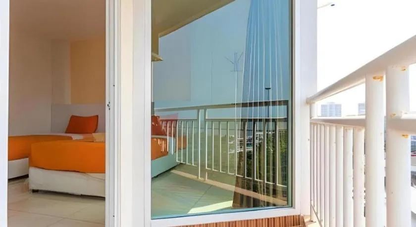 Bed in Nana Chat Bangsaen Hotel