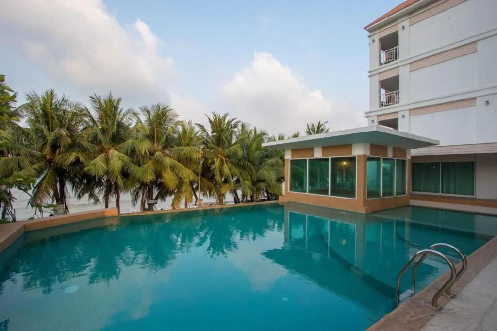 Nana Chat Bangsaen Hotel