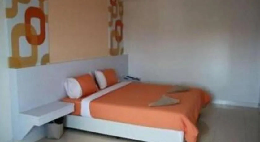 Bed in Nana Chat Bangsaen Hotel