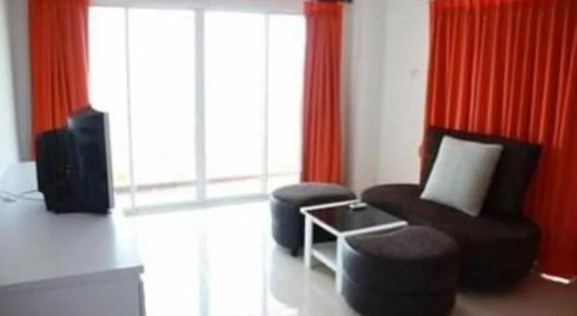 Nana Chat Bangsaen Hotel