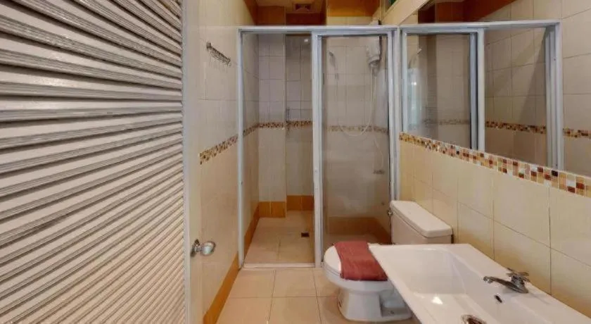 Nana Chat Bangsaen Hotel