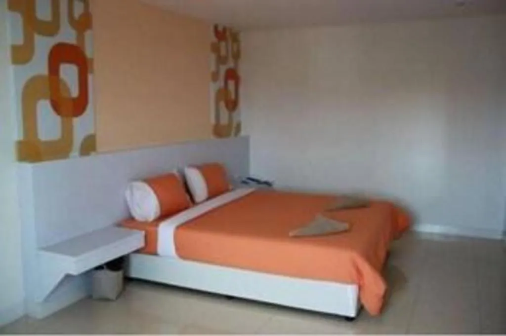 Bed in Nana Chat Bangsaen Hotel