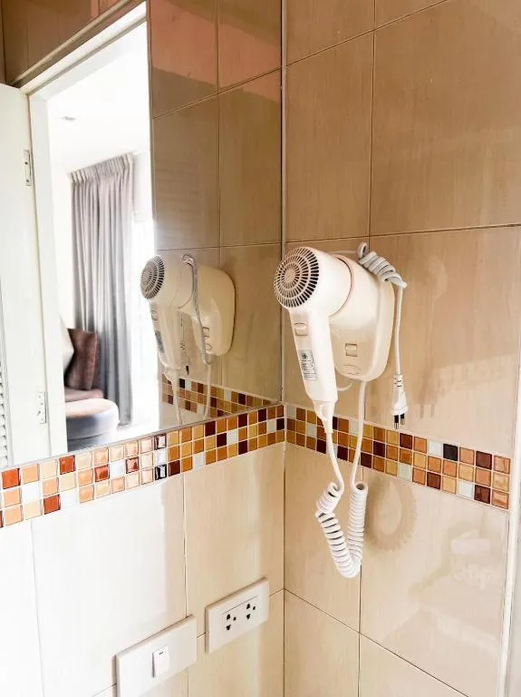 Nana Chat Bangsaen Hotel