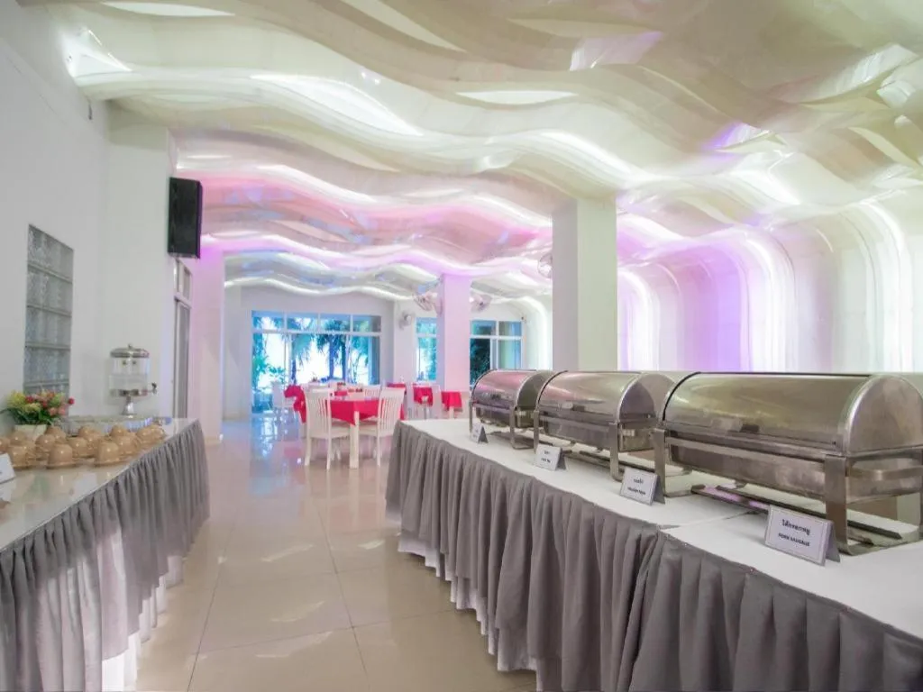 Nana Chat Bangsaen Hotel