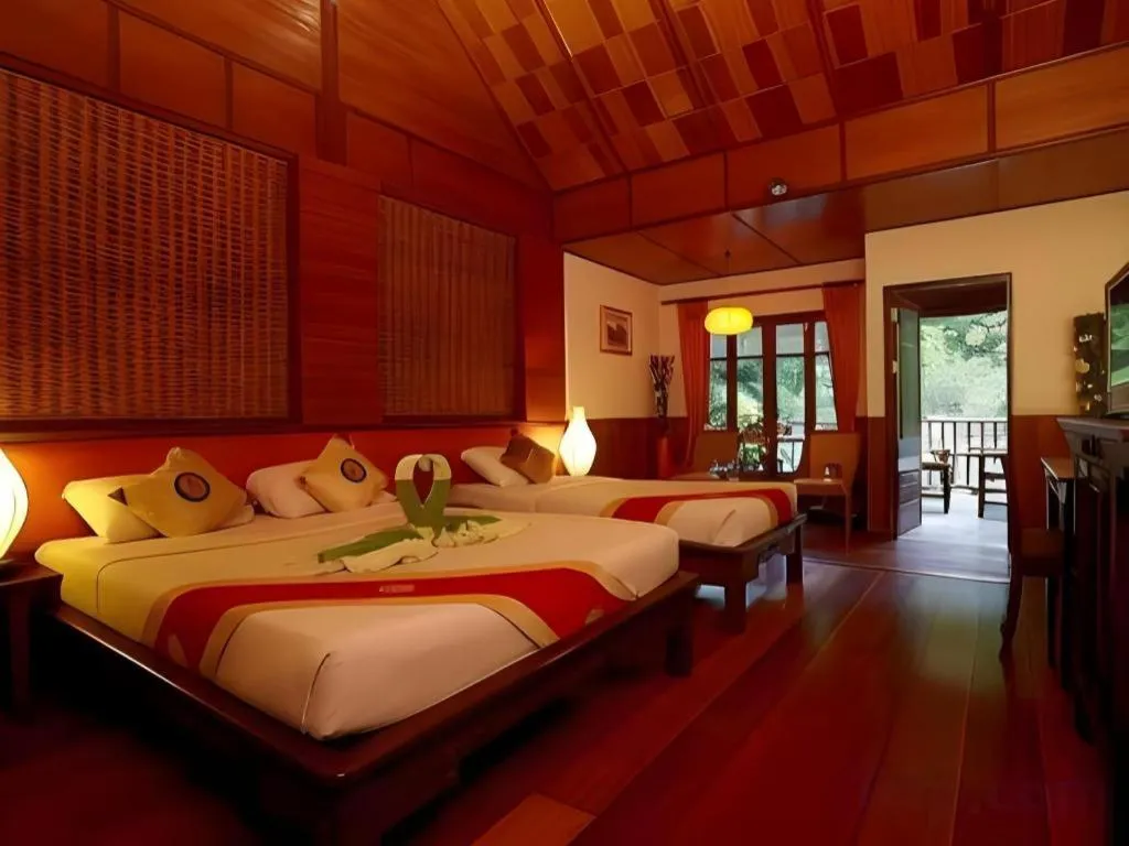 Bed in River Kwai Village Hotel