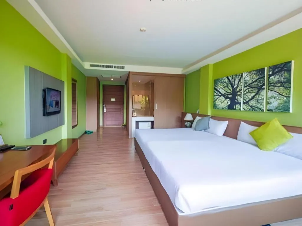 Bed in River Kwai Village Hotel