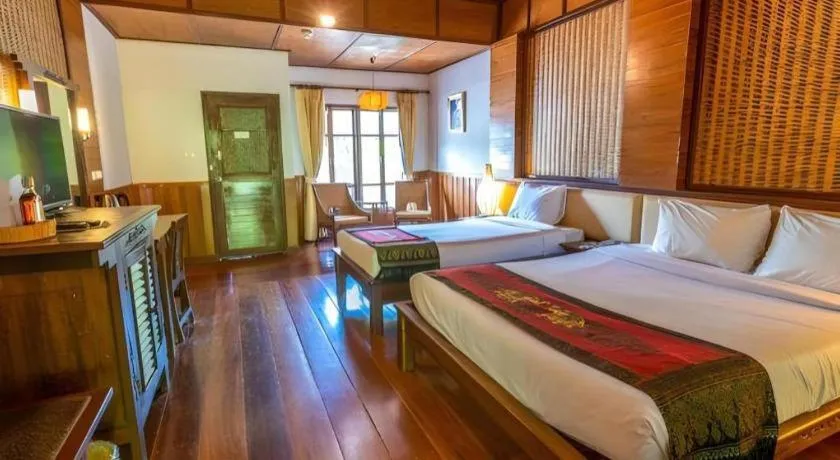 Bed in River Kwai Village Hotel