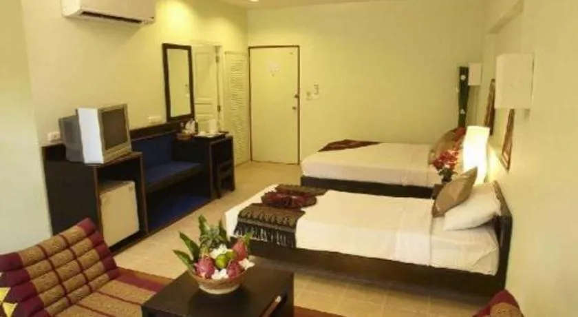 Bed in River Kwai Village Hotel