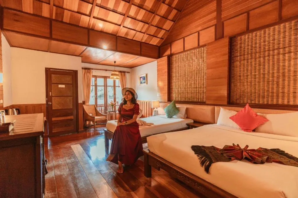 Bed in River Kwai Village Hotel