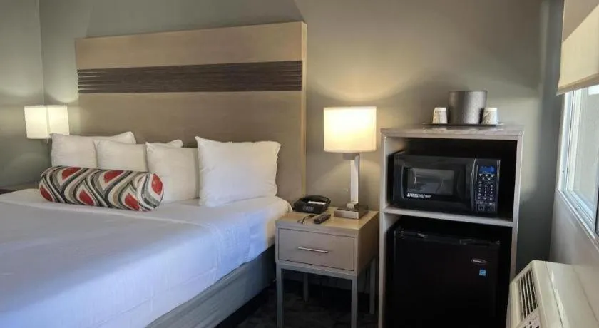 Bed in Pacific Motor Inn