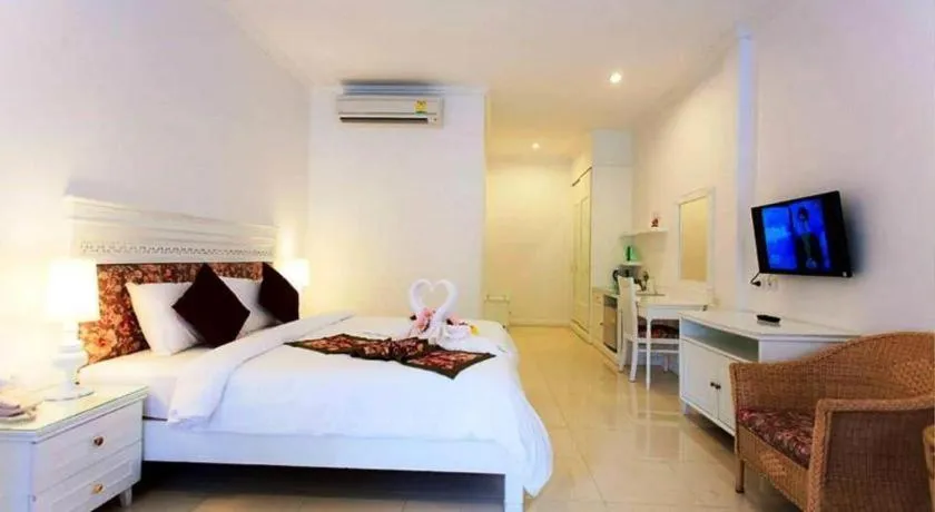 Bed in Amarin Resort